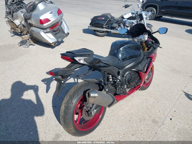 Suzuki GSX-R750 2018 JS1GR7MA5J2101499 Image 4