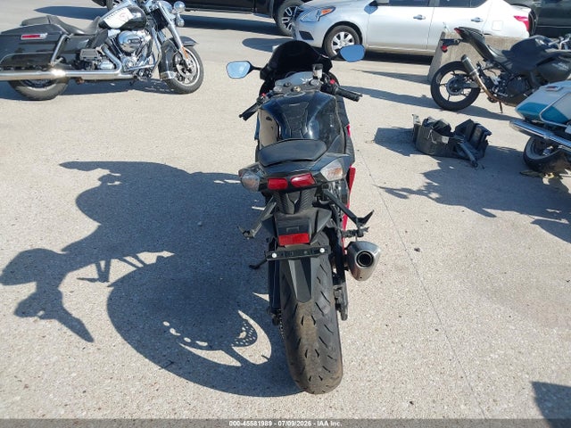 Suzuki GSX-R750 2018 JS1GR7MA5J2101499 Image 6