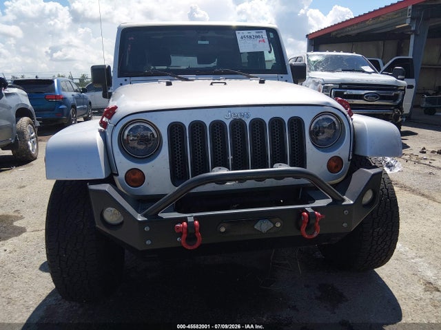 45582001 :رقم المزاد ، 1J4GA7D16BL577201 vin ، 2011 Jeep Wrangler 70th Anniversary مزاد بيع