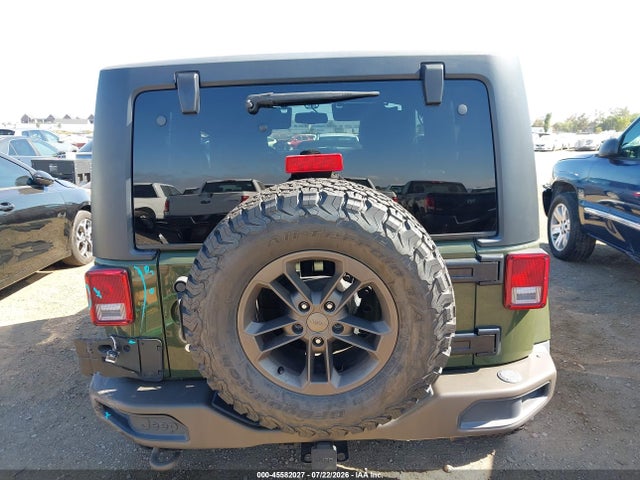 1C4AJWBG2GL282018 Jeep Wrangler 75th Anniversary