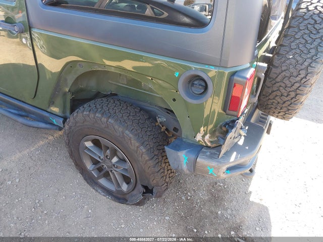 1C4AJWBG2GL282018 Jeep Wrangler 75th Anniversary