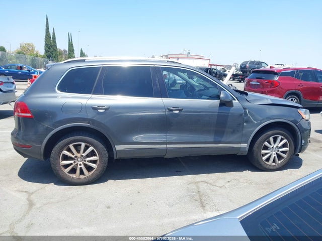 Продаж на аукціоні авто 2014 Volkswagen Touareg 3.6l Sport, vin: WVGEF9BP6ED007680, номер лоту: 45582064