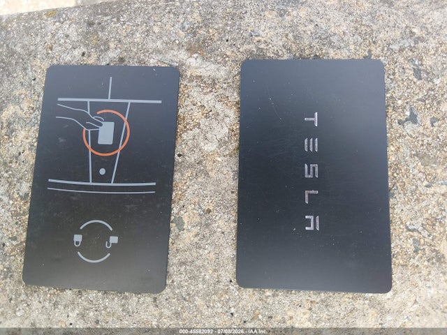 2020 Tesla Model Y Long Range Dual Motor All-wheel Drive მანქანა იყიდება აუქციონზე, vin: 5YJYGDEE9LF026225, აუქციონის ნომერი: 45582092