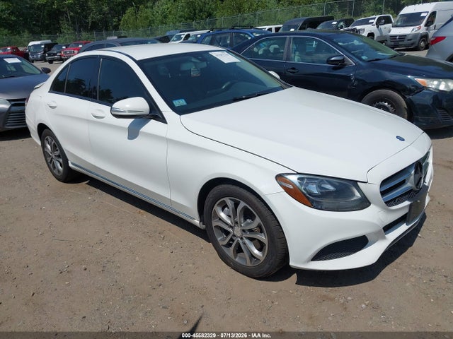 45582329 :رقم المزاد ، 55SWF4KB8FU030371 vin ، 2015 Mercedes-benz C 300 4matic مزاد بيع