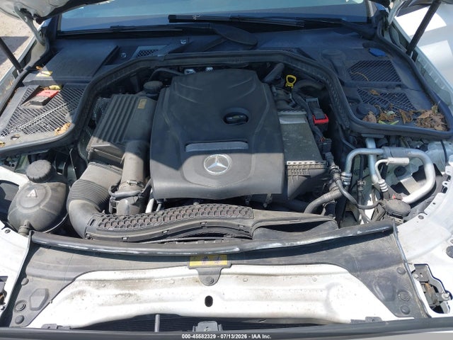 45582329 :رقم المزاد ، 55SWF4KB8FU030371 vin ، 2015 Mercedes-benz C 300 4matic مزاد بيع