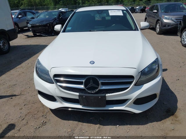 45582329 :رقم المزاد ، 55SWF4KB8FU030371 vin ، 2015 Mercedes-benz C 300 4matic مزاد بيع