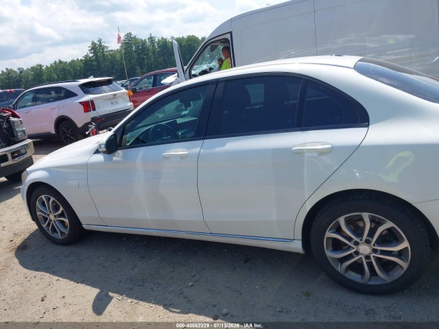 45582329 :رقم المزاد ، 55SWF4KB8FU030371 vin ، 2015 Mercedes-benz C 300 4matic مزاد بيع