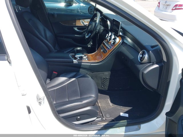 45582329 :رقم المزاد ، 55SWF4KB8FU030371 vin ، 2015 Mercedes-benz C 300 4matic مزاد بيع
