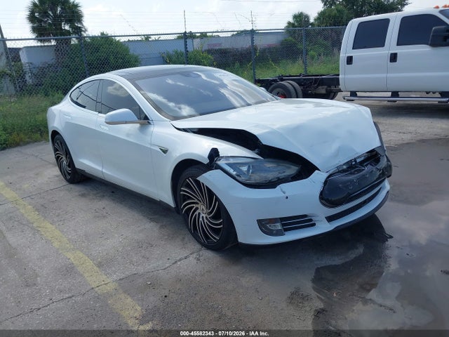 Продажа на аукционе авто 2015 Tesla Model S 70d/85d/p85d, vin: 5YJSA1E24FF109223, номер лота: 45582343