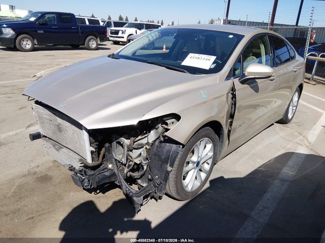 Ford Fusion Hybrid Se 2019 3FA6P0LU1KR203962 Image 2
