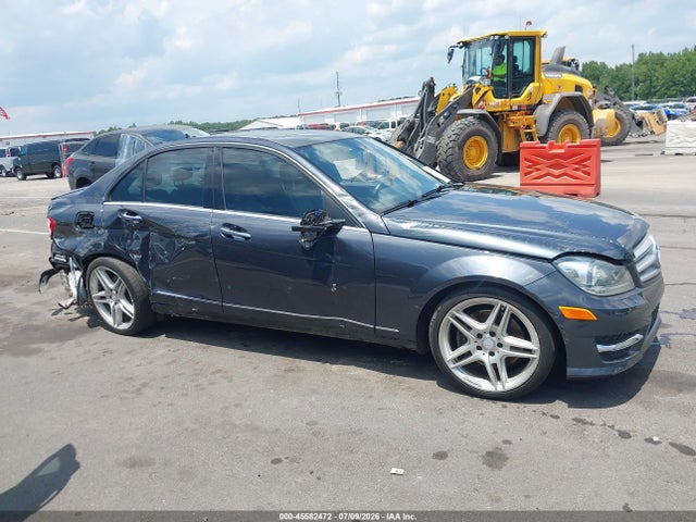 Продаж на аукціоні авто 2013 Mercedes-benz C 350 Sport, vin: WDDGF5HB9DR277866, номер лоту: 45582472
