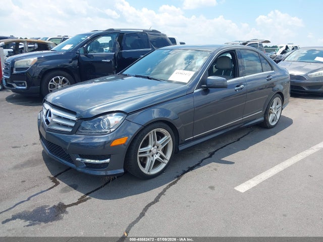 Продаж на аукціоні авто 2013 Mercedes-benz C 350 Sport, vin: WDDGF5HB9DR277866, номер лоту: 45582472