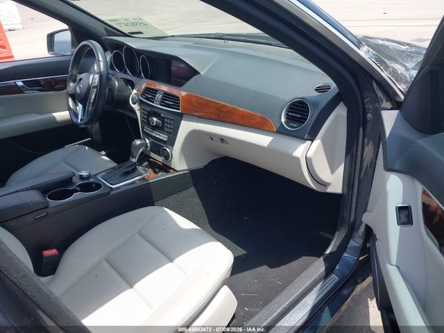 Продаж на аукціоні авто 2013 Mercedes-benz C 350 Sport, vin: WDDGF5HB9DR277866, номер лоту: 45582472