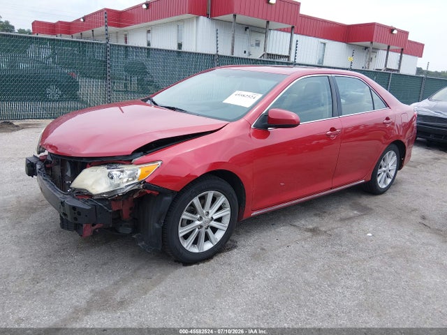 45582524 :رقم المزاد ، 4T4BF1FK3ER420049 vin ، 2014 Toyota Camry Xle مزاد بيع