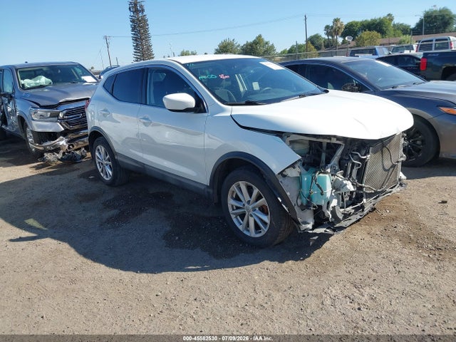 2017 Nissan Rogue Sport S მანქანა იყიდება აუქციონზე, vin: JN1BJ1CP9HW013023, აუქციონის ნომერი: 45582530