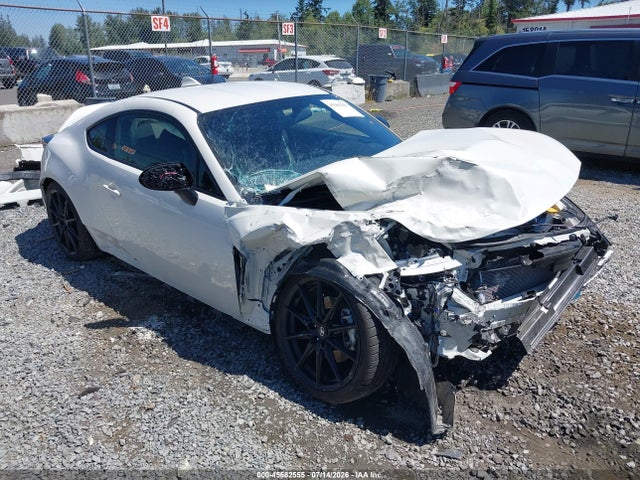 Продажа на аукционе авто 2024 Toyota Gr86 Premium, vin: JF1ZNBE13R8757548, номер лота: 45582555