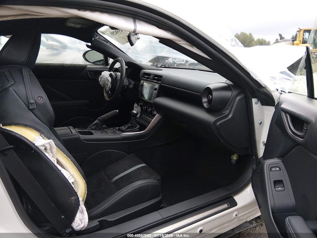 2024 Toyota Gr86 Premium მანქანა იყიდება აუქციონზე, vin: JF1ZNBE13R8757548, აუქციონის ნომერი: 45582555