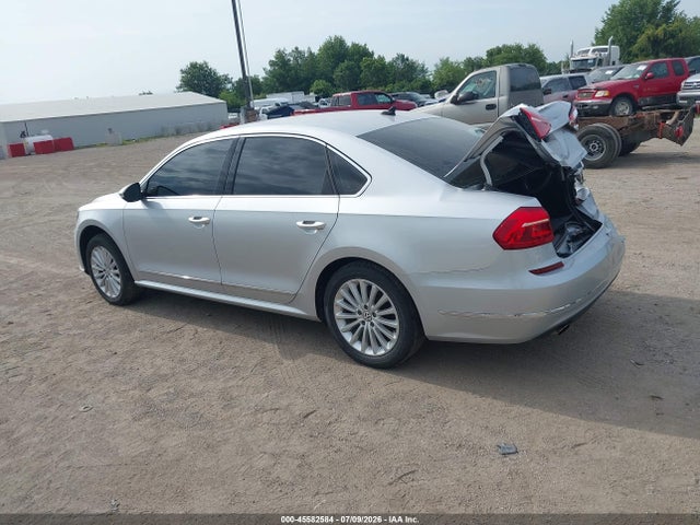 2016 Volkswagen Passat 1.8t Se მანქანა იყიდება აუქციონზე, vin: 1VWBS7A30GC042937, აუქციონის ნომერი: 45582584