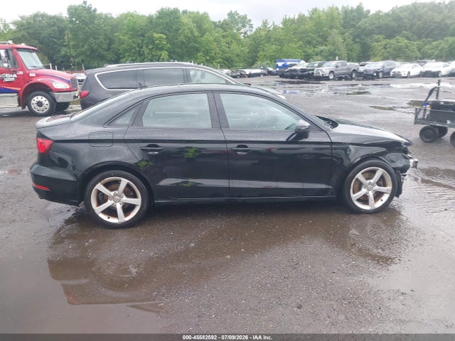 45582592 :رقم المزاد ، WAUBFGFF8F1124545 vin ، 2015 Audi A3 2.0t Premium مزاد بيع