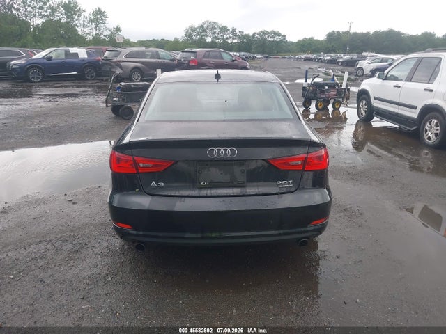 45582592 :رقم المزاد ، WAUBFGFF8F1124545 vin ، 2015 Audi A3 2.0t Premium مزاد بيع