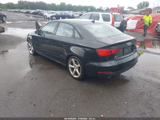 45582592 :رقم المزاد ، WAUBFGFF8F1124545 vin ، 2015 Audi A3 2.0t Premium مزاد بيع