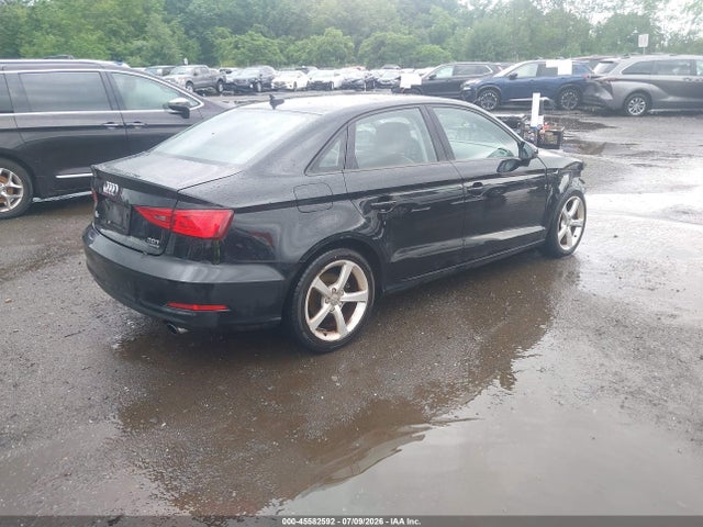 45582592 :رقم المزاد ، WAUBFGFF8F1124545 vin ، 2015 Audi A3 2.0t Premium مزاد بيع