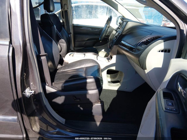 2C4RC1GG1FR590974 Chrysler Town &amp; Country Limited