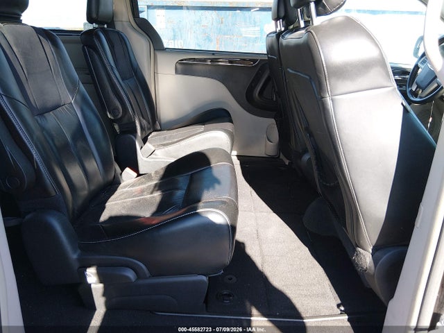 2C4RC1GG1FR590974 Chrysler Town &amp; Country Limited