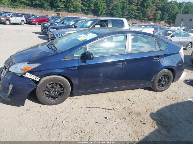 Toyota Prius Four 2015 JTDKN3DU4F1982000 Image 2