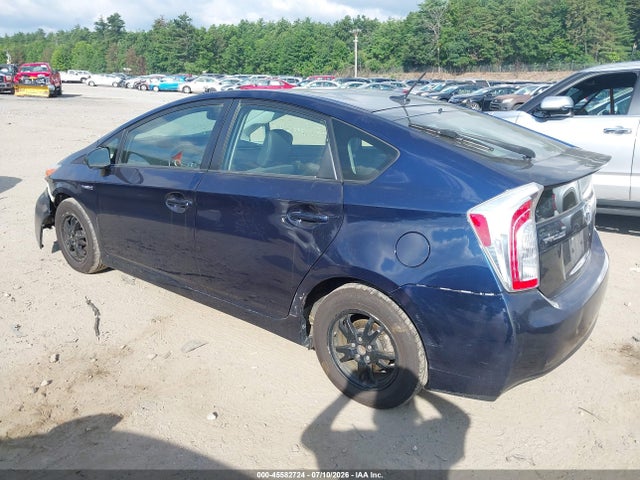 Toyota Prius Four 2015 JTDKN3DU4F1982000 Image 3