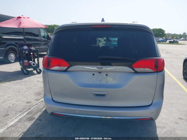 Продаж на аукціоні авто 2018 Chrysler Pacifica Touring L, vin: 2C4RC1BG7JR356077, номер лоту: 45582766