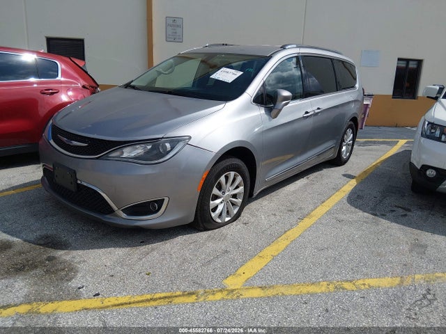Продаж на аукціоні авто 2018 Chrysler Pacifica Touring L, vin: 2C4RC1BG7JR356077, номер лоту: 45582766