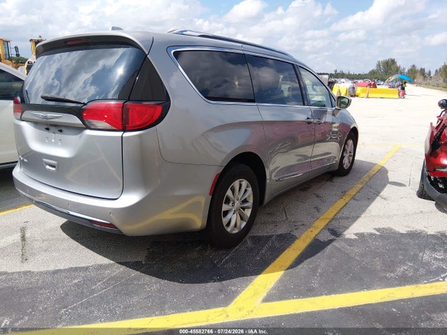 Продаж на аукціоні авто 2018 Chrysler Pacifica Touring L, vin: 2C4RC1BG7JR356077, номер лоту: 45582766