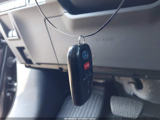 45582845 :رقم المزاد ، 5TDKRKEC4PS146356 vin ، 2023 Toyota Sienna Le مزاد بيع