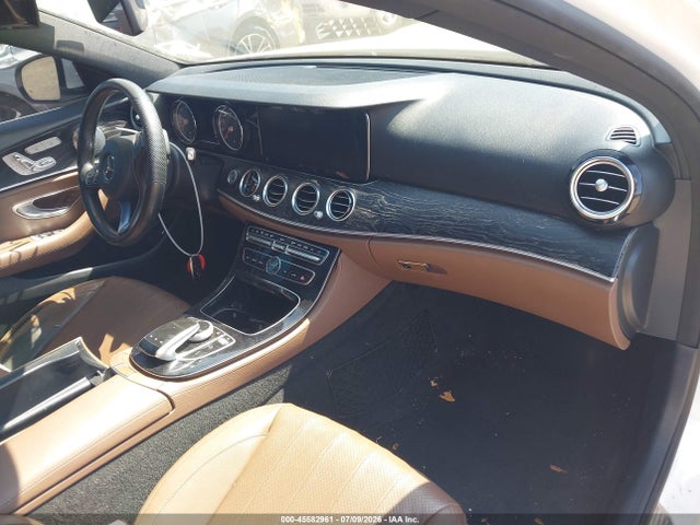 2017 Mercedes-benz E 300 4matic მანქანა იყიდება აუქციონზე, vin: WDDZF4KB1HA154191, აუქციონის ნომერი: 45582961