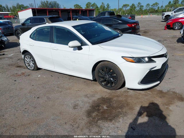 Продажа на аукционе авто 2021 Toyota Camry Le, vin: 4T1C11AK5MU550112, номер лота: 45582978