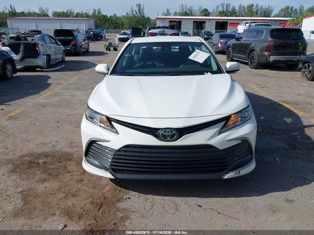 Продажа на аукционе авто 2021 Toyota Camry Le, vin: 4T1C11AK5MU550112, номер лота: 45582978
