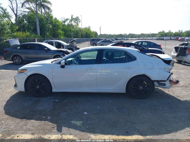 Продажа на аукционе авто 2021 Toyota Camry Le, vin: 4T1C11AK5MU550112, номер лота: 45582978