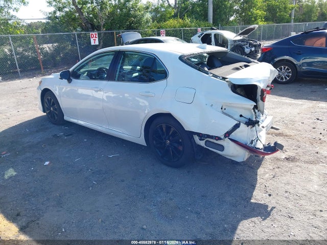 Продажа на аукционе авто 2021 Toyota Camry Le, vin: 4T1C11AK5MU550112, номер лота: 45582978