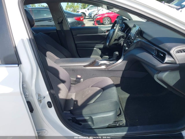 Продажа на аукционе авто 2021 Toyota Camry Le, vin: 4T1C11AK5MU550112, номер лота: 45582978