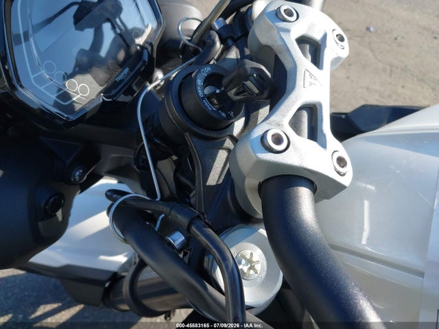 Triumph Motorcycle Street Triple 765 R 2024 SMTA604S5RTBK1024 Image 11
