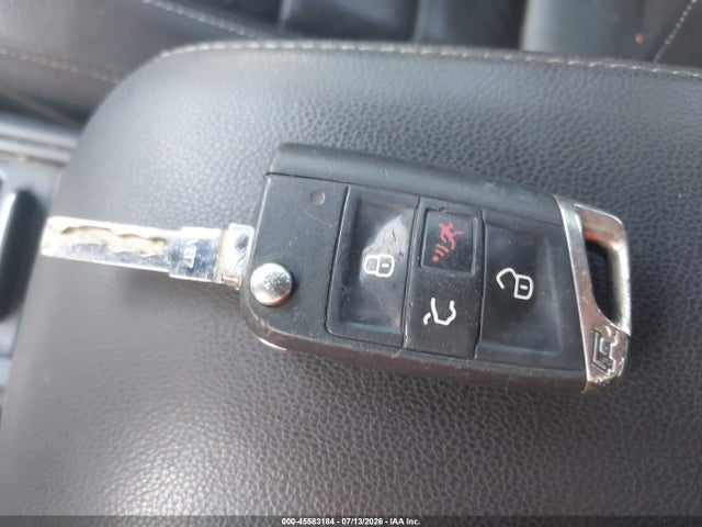 WVWLF7AU4FW181096 Volkswagen Golf R 4-door