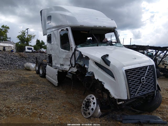 Продажа на аукционе авто 2023 Volvo Vnl, vin: 4V4NC9EH0PN621241, номер лота: 45583486