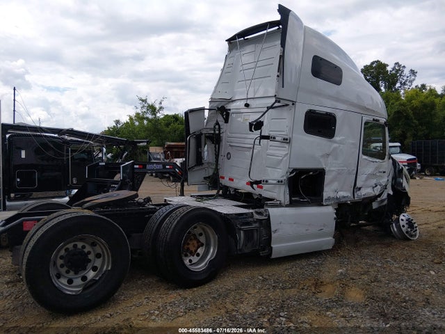 Продажа на аукционе авто 2023 Volvo Vnl, vin: 4V4NC9EH0PN621241, номер лота: 45583486