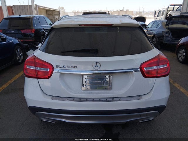 Mercedes-Benz GLA 250 2015 WDCTG4EB3FJ185569 Image 17