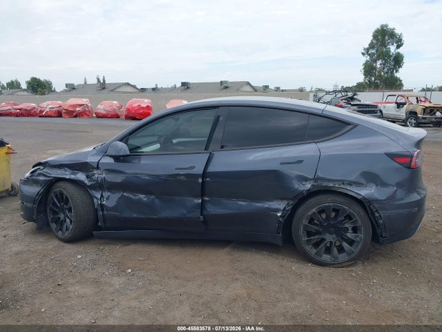 Продажа на аукционе авто 2023 Tesla Model Y Awd/long Range Dual Motor All-wheel Drive, vin: 7SAYGDEE8PA200615, номер лота: 45583578