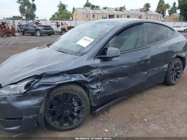 Продажа на аукционе авто 2023 Tesla Model Y Awd/long Range Dual Motor All-wheel Drive, vin: 7SAYGDEE8PA200615, номер лота: 45583578