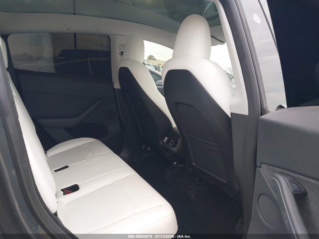 Продажа на аукционе авто 2023 Tesla Model Y Awd/long Range Dual Motor All-wheel Drive, vin: 7SAYGDEE8PA200615, номер лота: 45583578