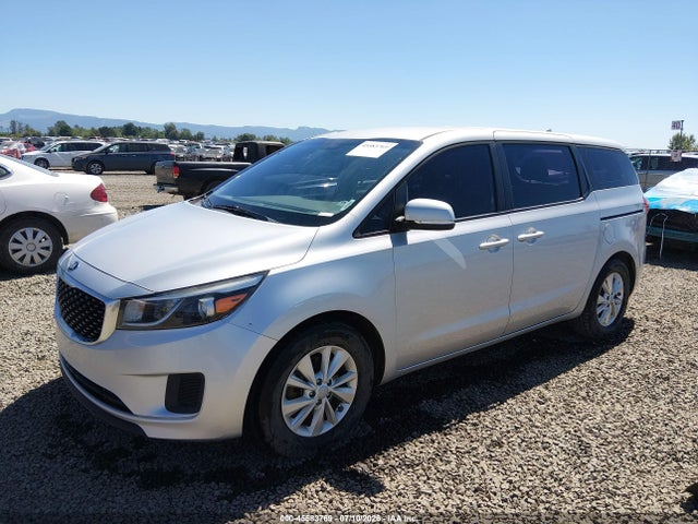 KIA Sedona L 2018 KNDMA5C15J6386333 Image 2
