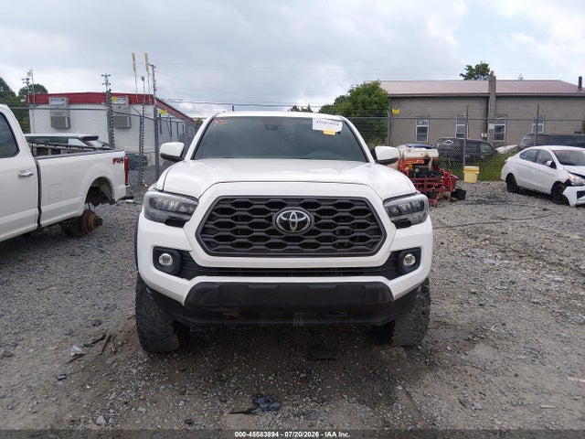 45583894 :رقم المزاد ، 3TYCZ5AN4NT083032 vin ، 2022 Toyota Tacoma Trd Off Road مزاد بيع
